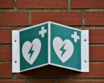 Heart defibrillator sign.